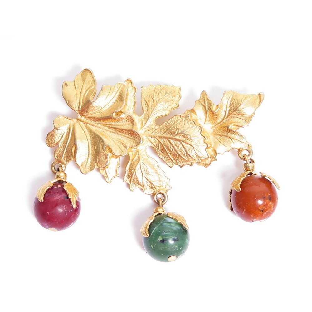 VINTAGE GOLD PLATED‎ LEAVES DANGLING NUTS BROOCH PIN*BEAD DANGLES* 2-1/8"A828